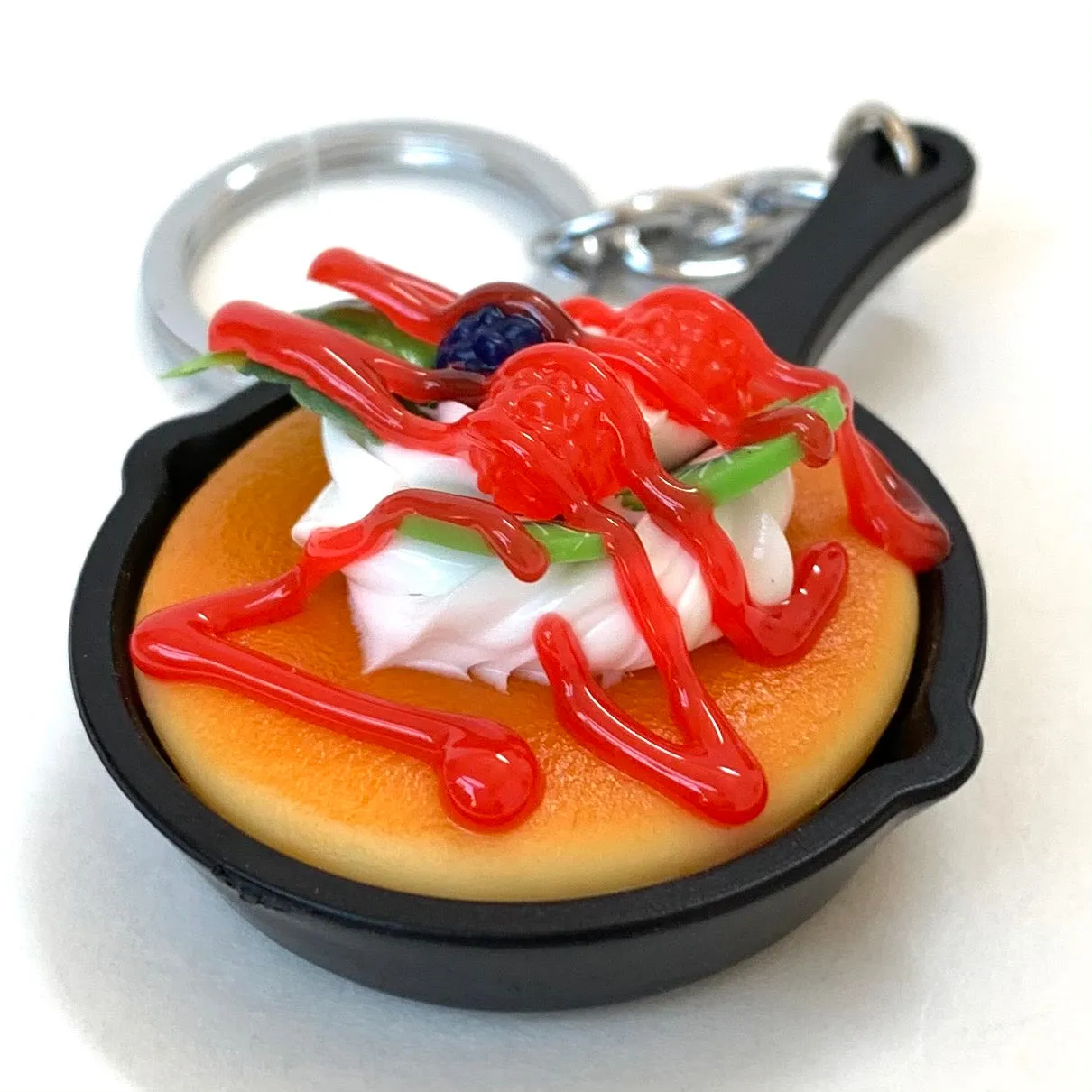 12054 SKILLET KEY CHARM-12