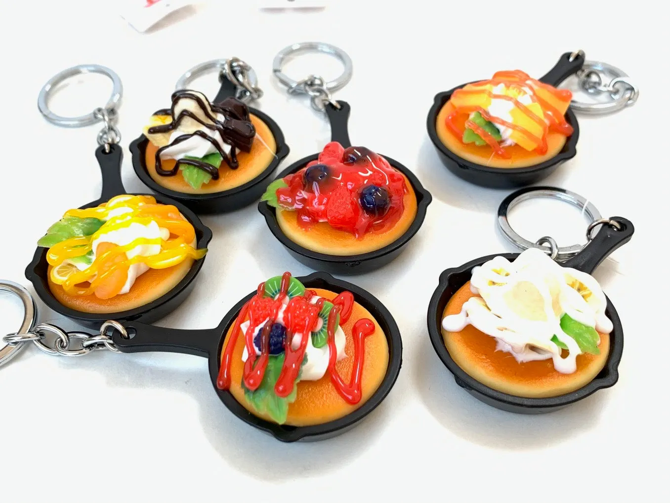 12054 SKILLET KEY CHARM-12