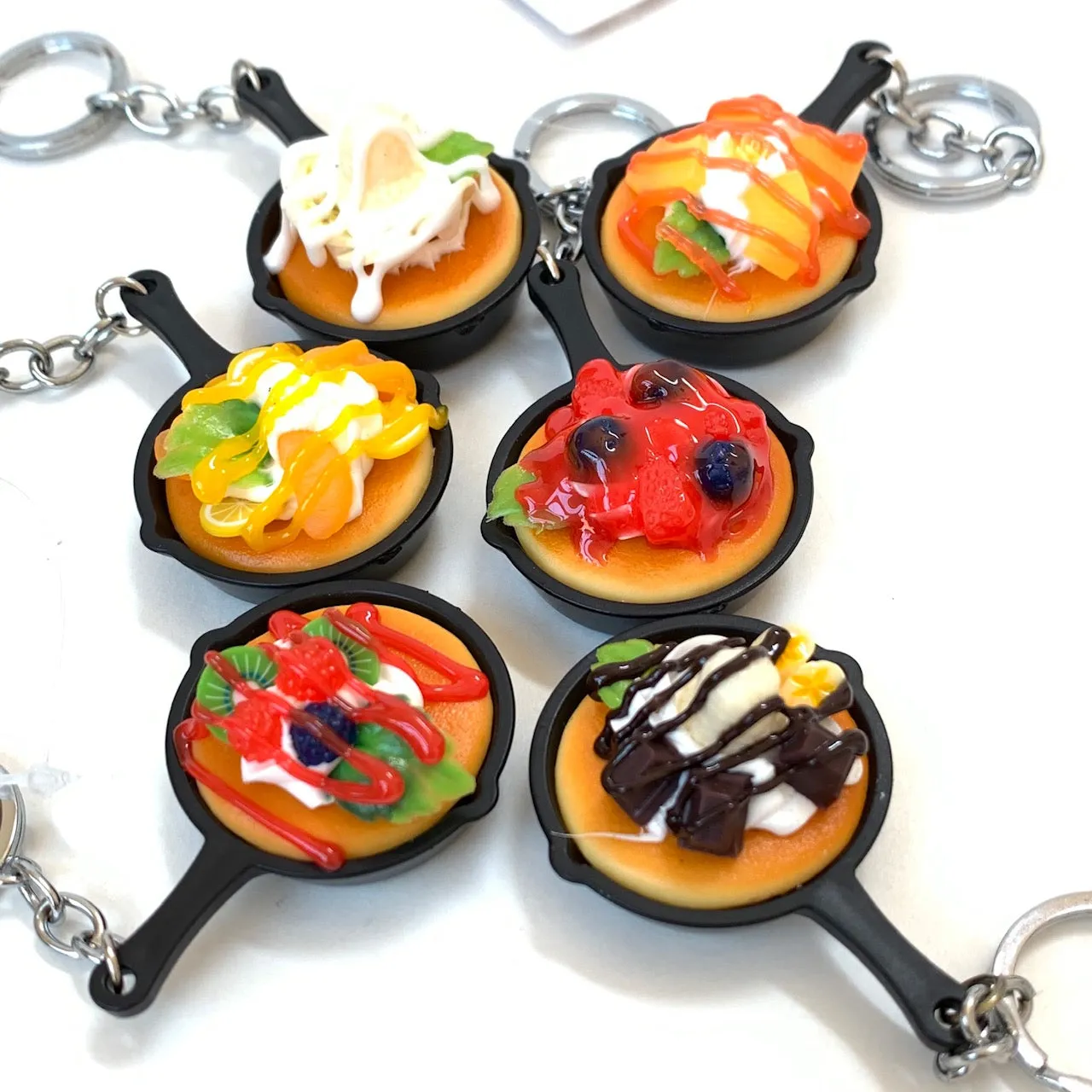 12054 SKILLET KEY CHARM-12