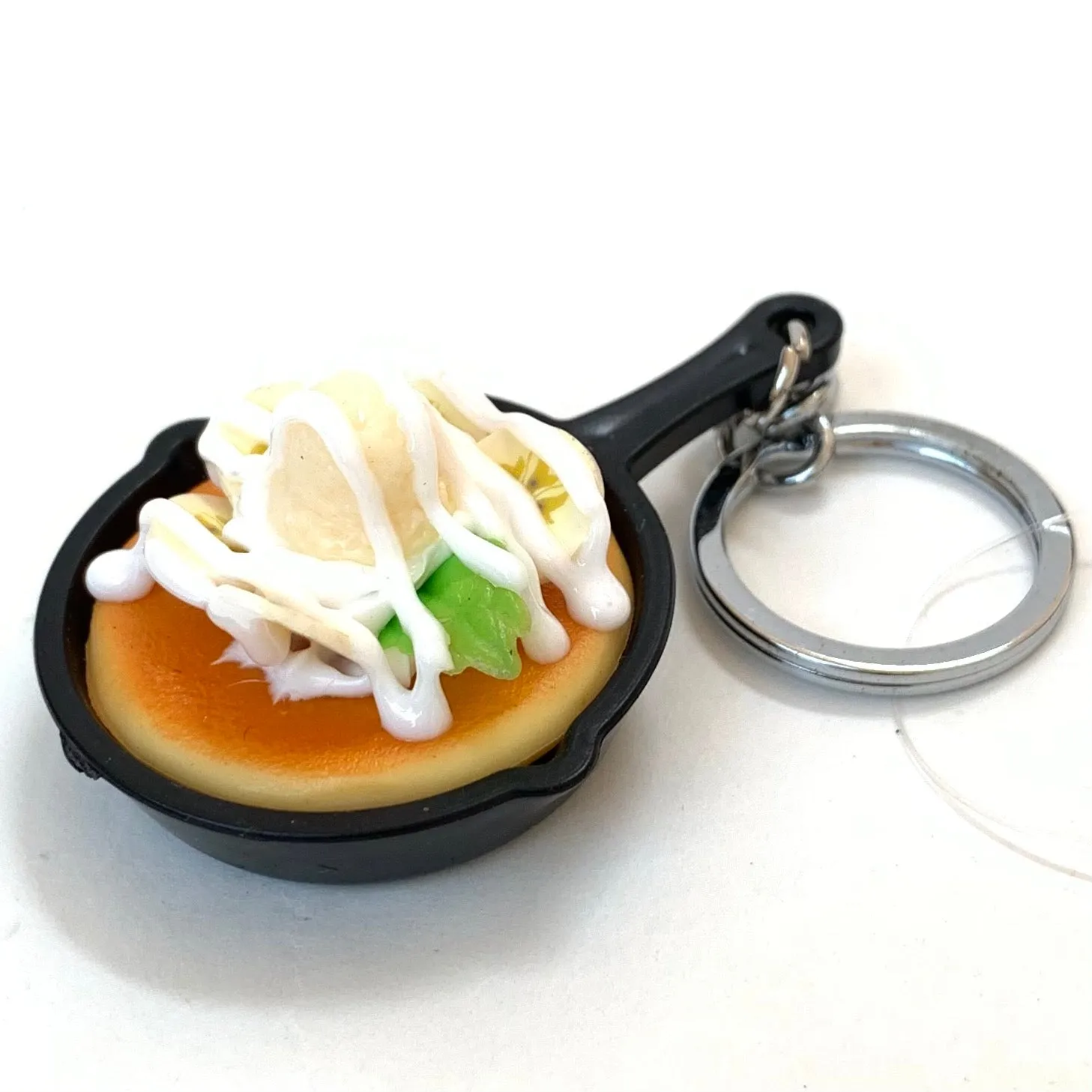 12054 SKILLET KEY CHARM-12
