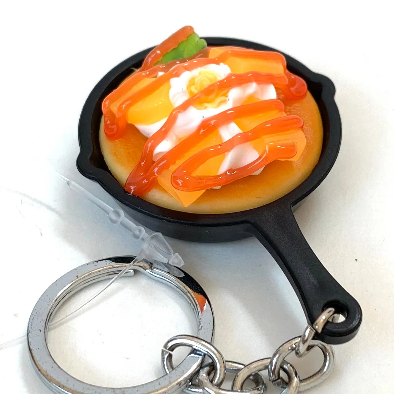 12054 SKILLET KEY CHARM-12