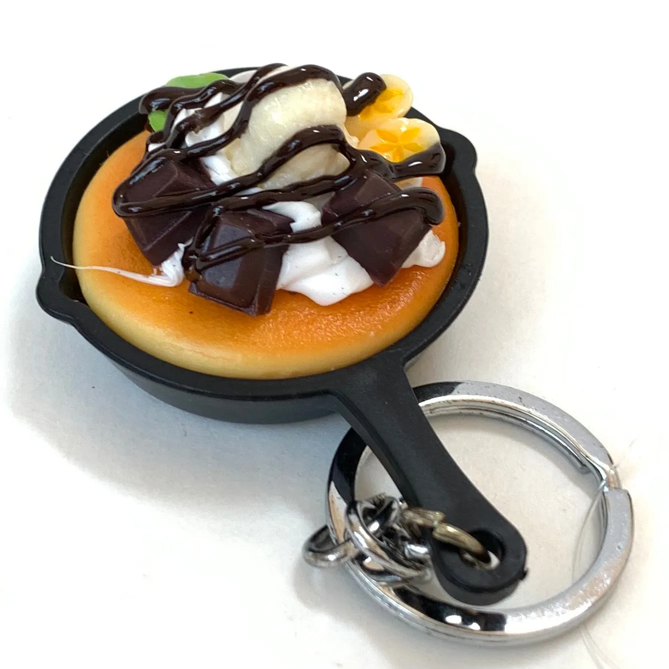 12054 SKILLET KEY CHARM-12
