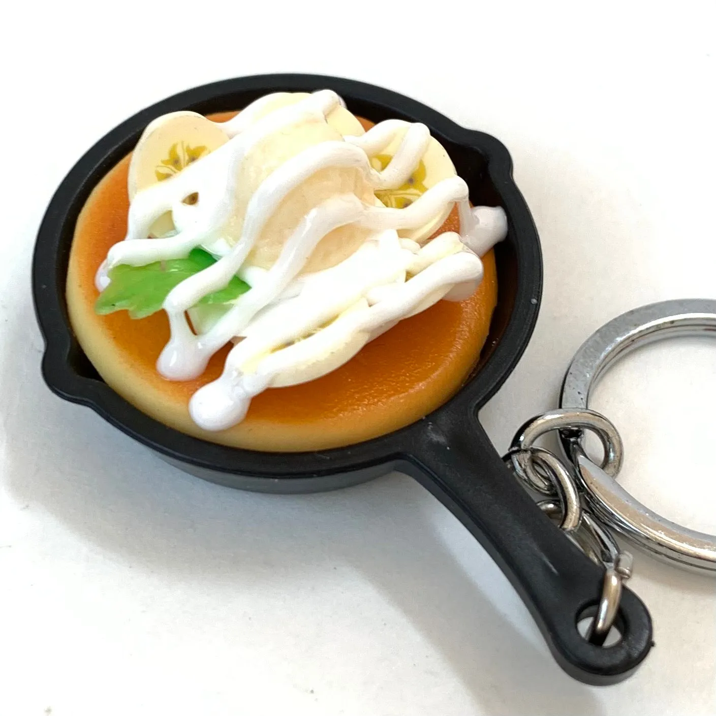 12054 SKILLET KEY CHARM-12
