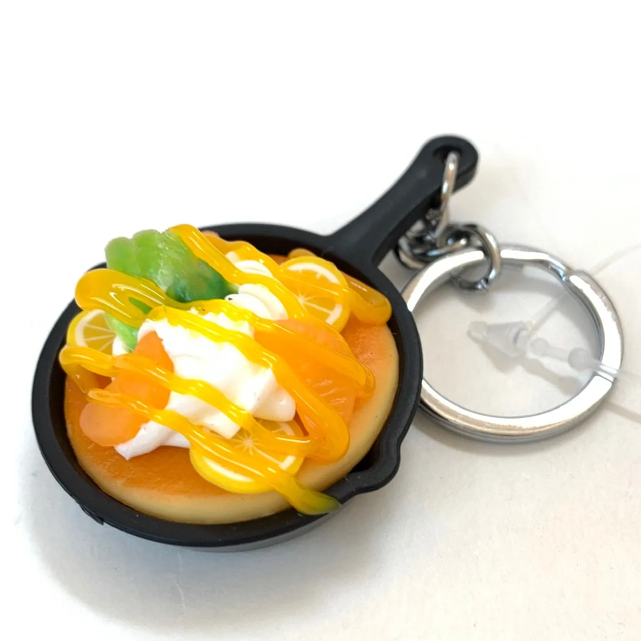 12054 SKILLET KEY CHARM-12