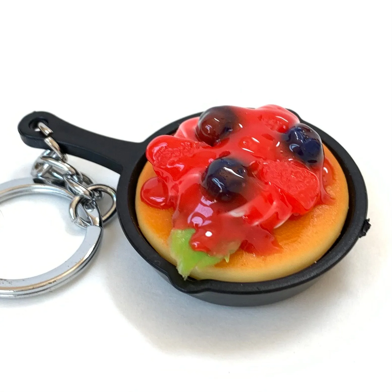 12054 SKILLET KEY CHARM-12