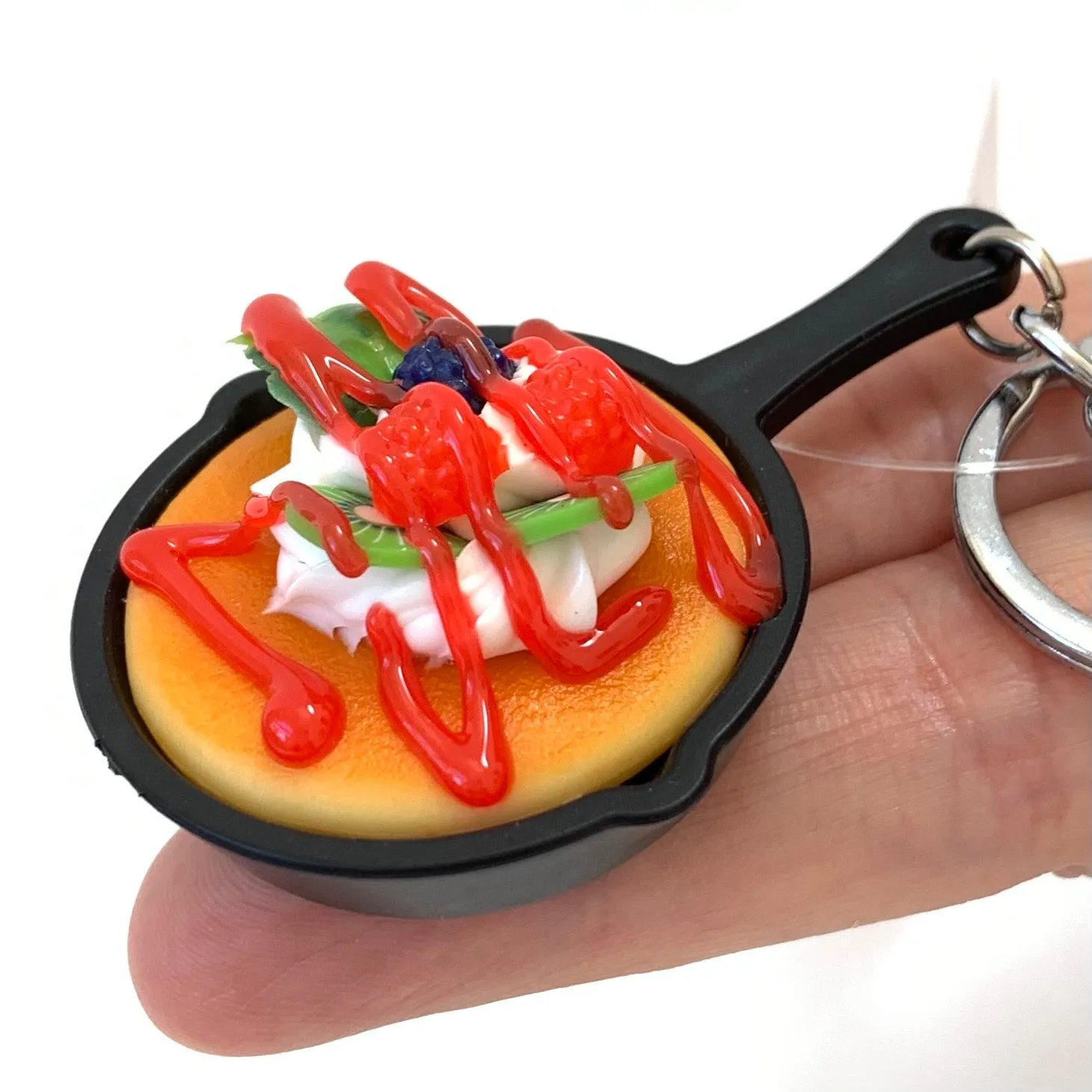 12054 SKILLET KEY CHARM-12