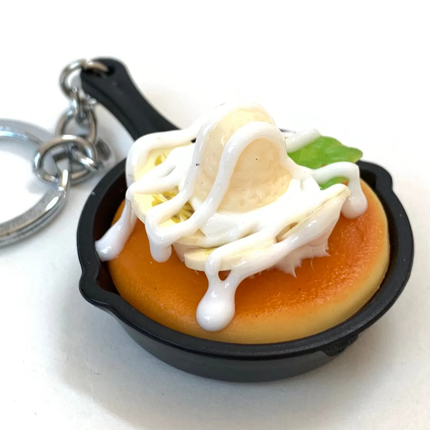 12054 SKILLET KEY CHARM-12
