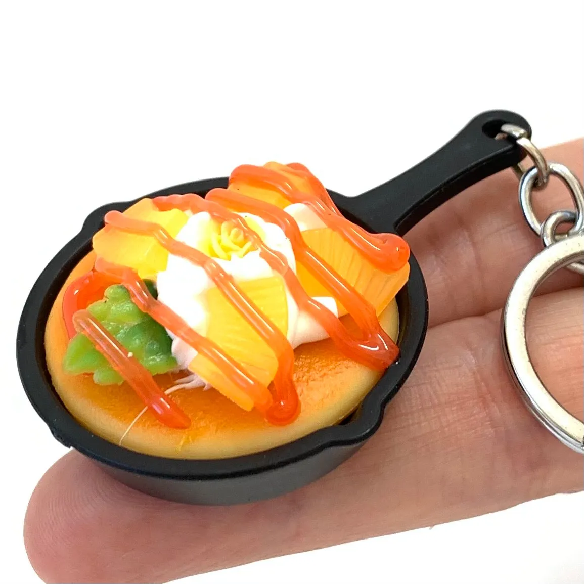 12054 SKILLET KEY CHARM-12
