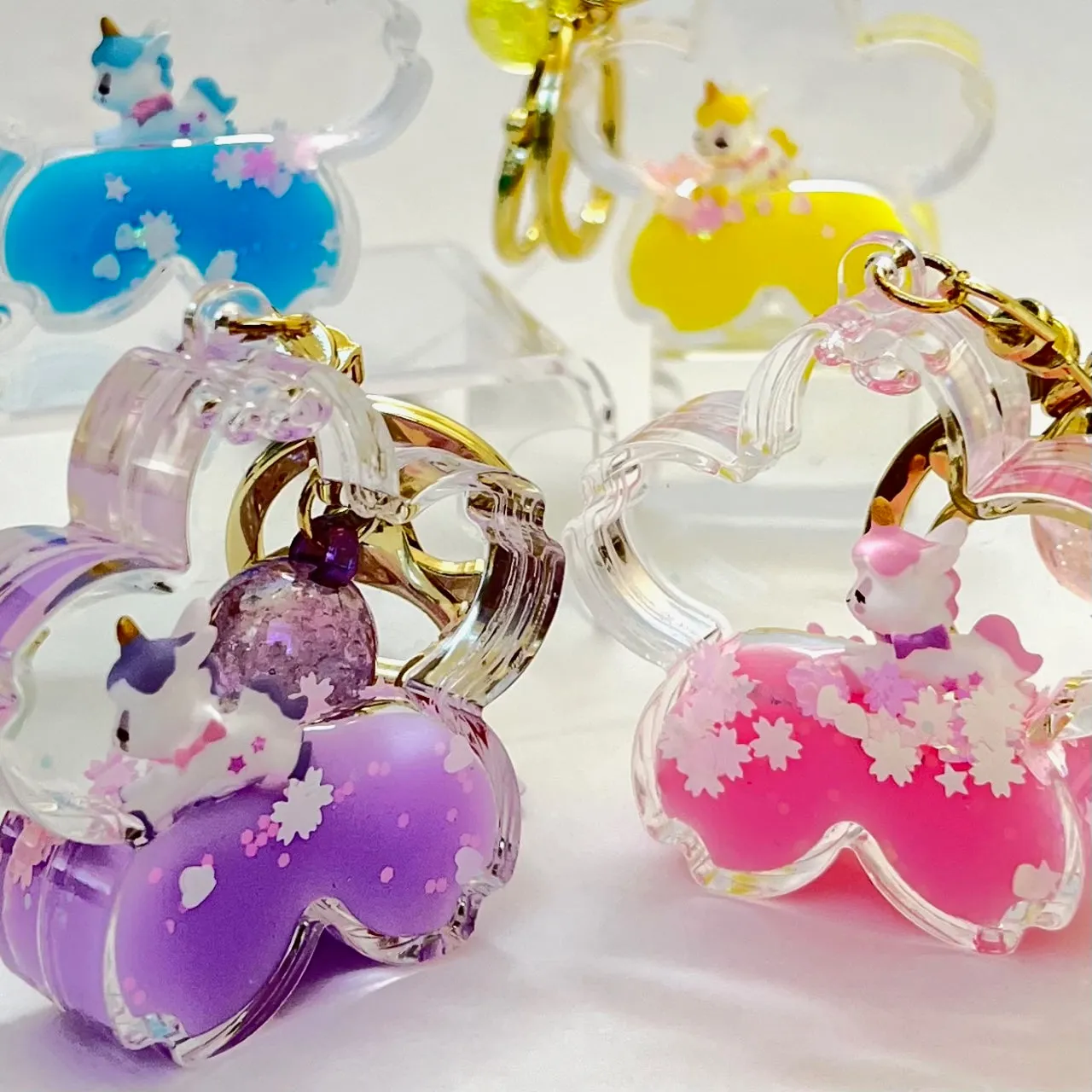 12079 UNICORN FLOWER FLOATY KEY CHARM-12