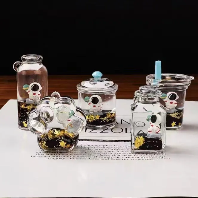 12125 ASTRONAUT FLOATY KEY CHARM-12