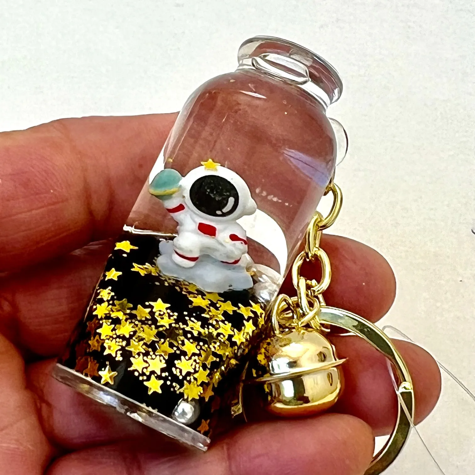 12125 ASTRONAUT FLOATY KEY CHARM-12