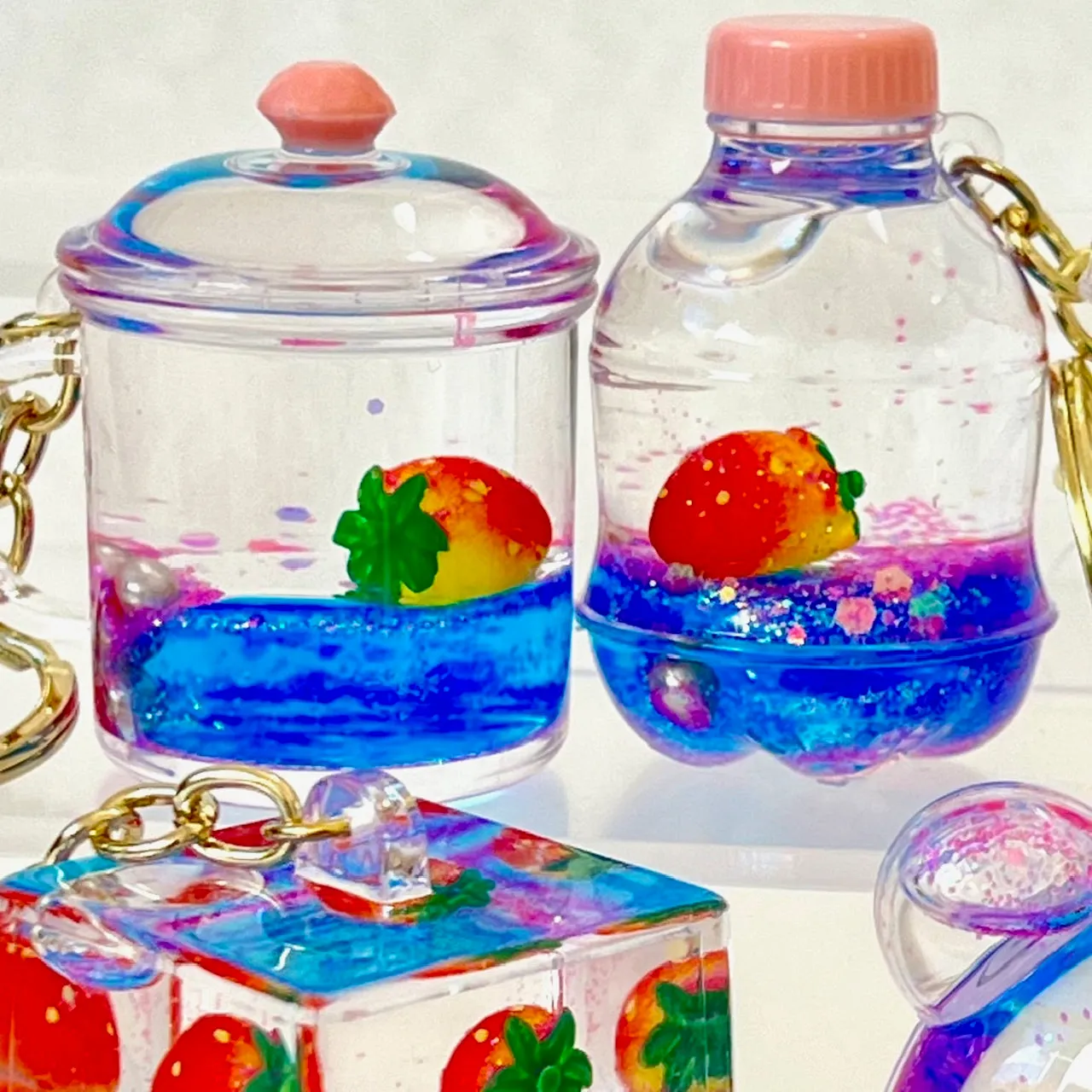 12136 STRAWBERRY FLOATY KEY CHARM-12