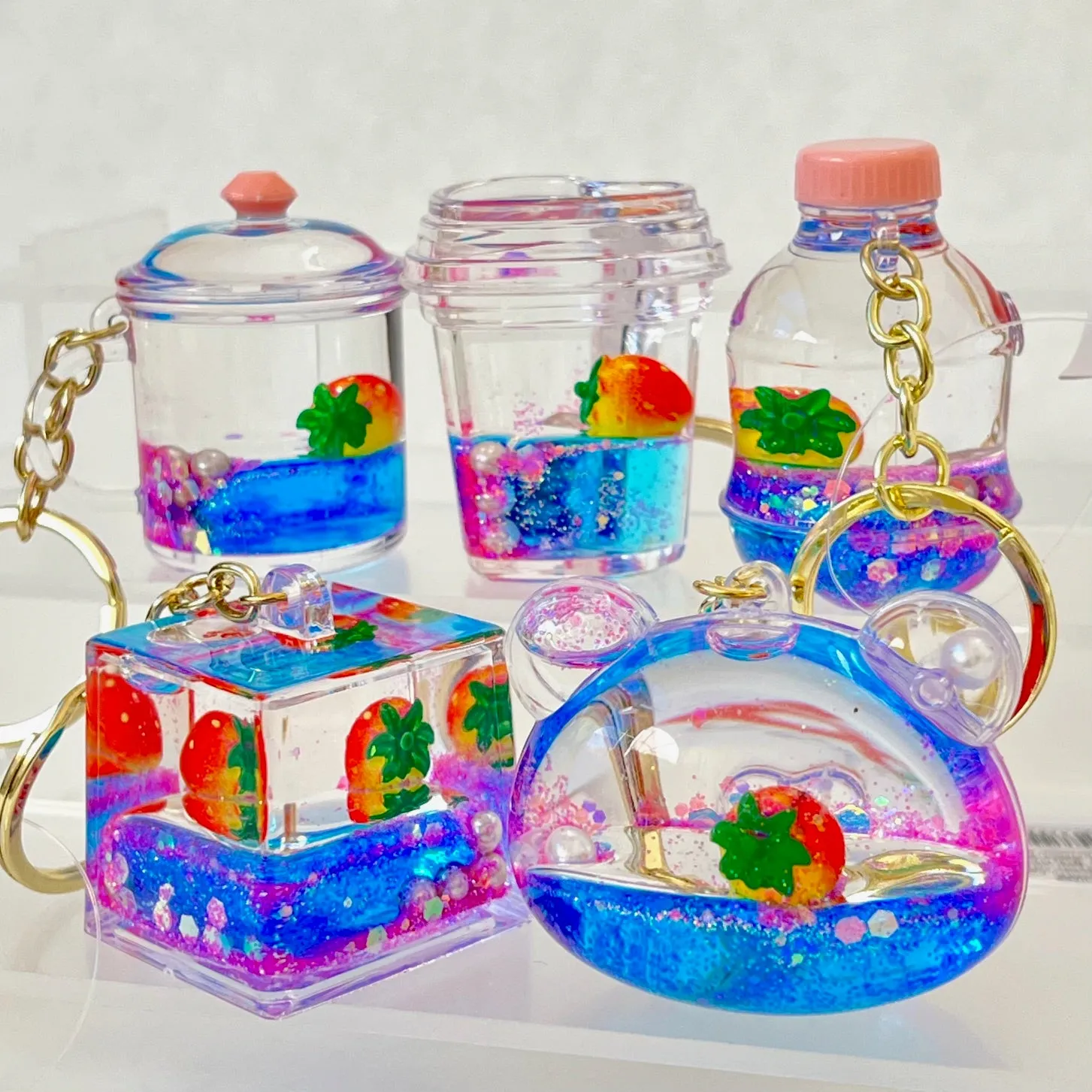 12136 STRAWBERRY FLOATY KEY CHARM-12