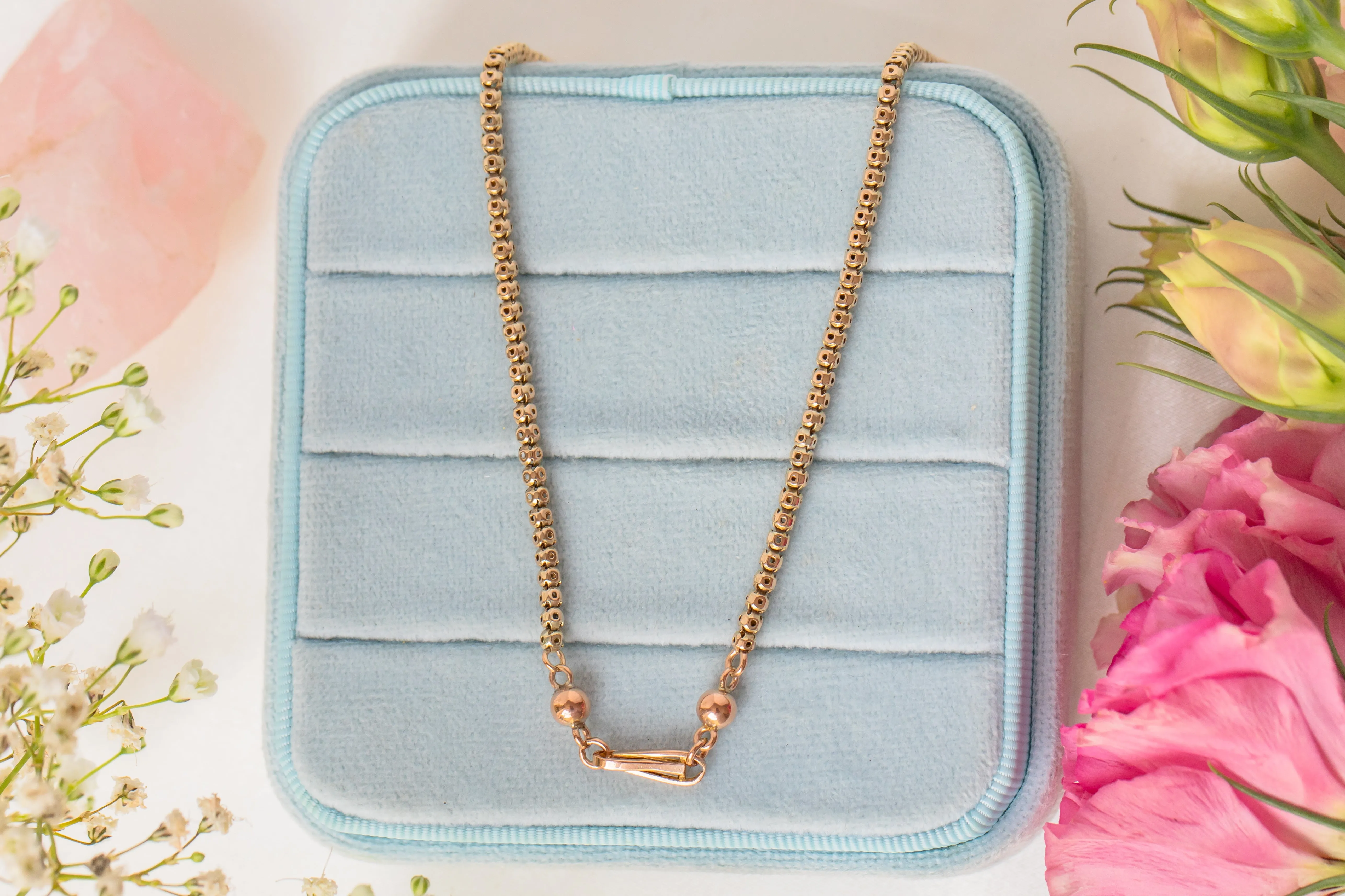 19.5" Antique 9ct Gold Pierced Chain, Ball & Fetter Details (8g)