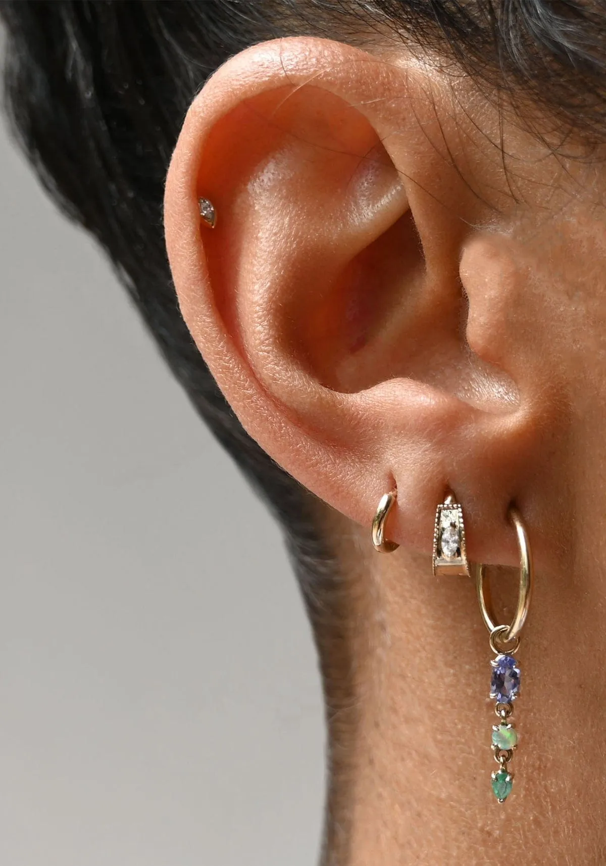9k Yellow Gold Multi Gemstone Claw Set Droplet Plaque - Tanzanite, Blue Opal & Emerald - SINGLE