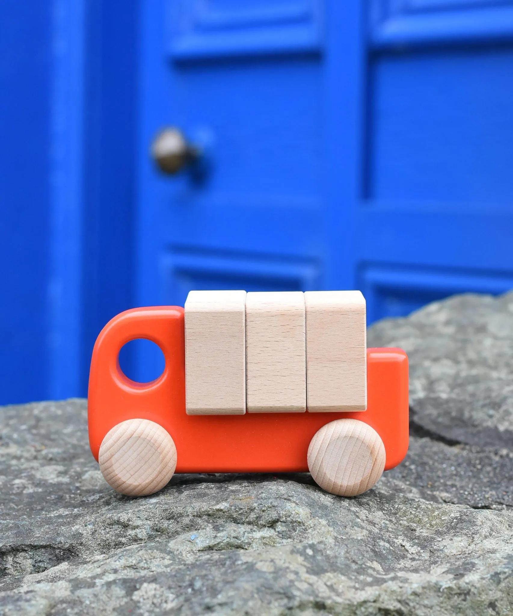 Bajo Truck With Blocks - Coral