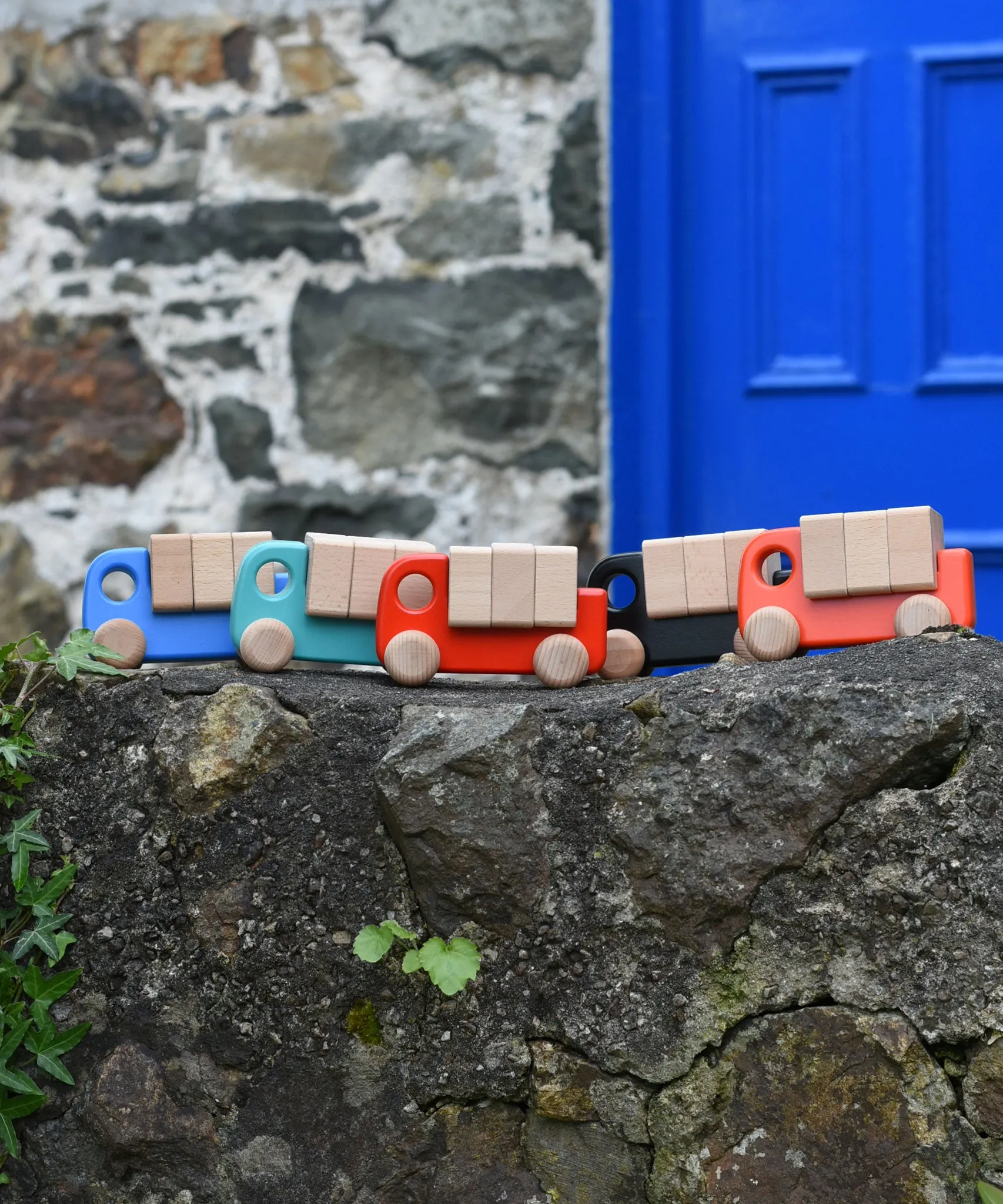 Bajo Truck With Blocks - Coral