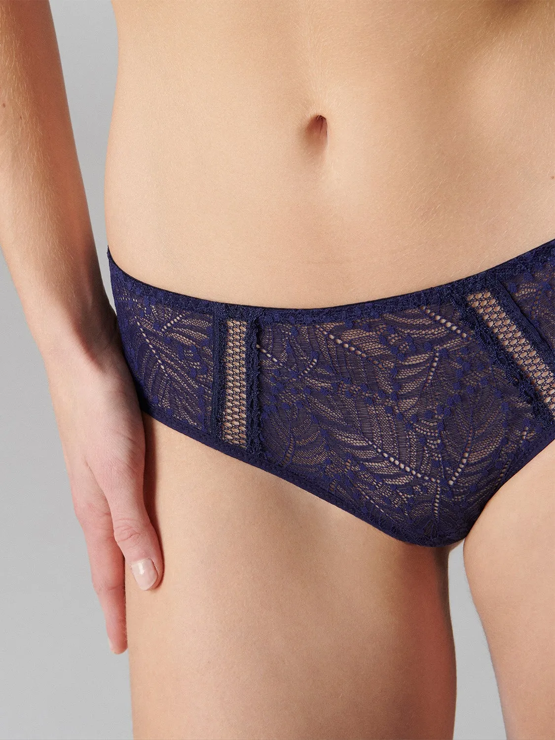 Comete Flat Lace Shorty