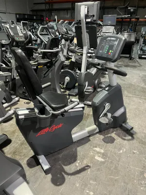 Life Fitness Activate Series Lifecycle Recumbent Exercise Bike